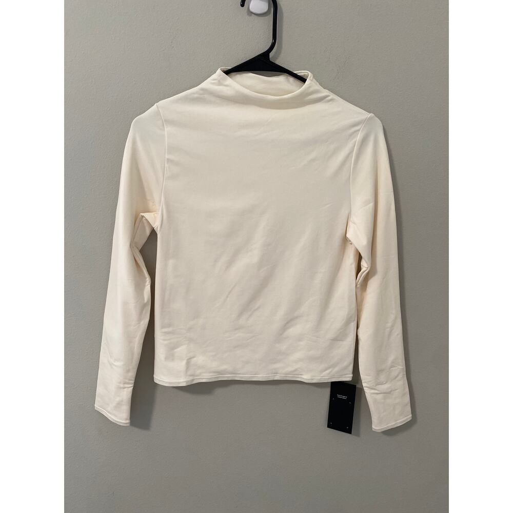 New Fabletics Double lined Women's Athletic Long Sleeve Fitted Shirt, Large